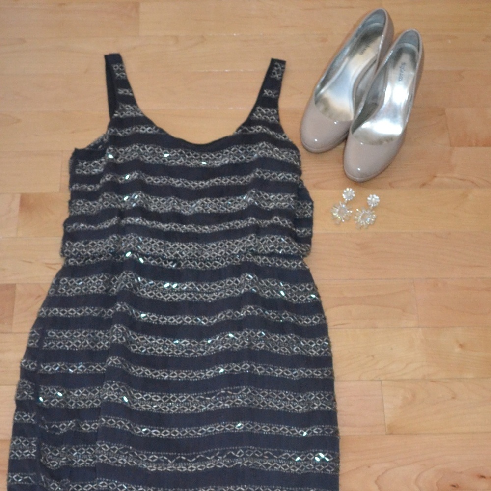 Saks Fifth Avenue 5/48 beaded dress, Size S, EUC